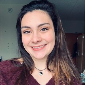 Meet your Posher, Elisa